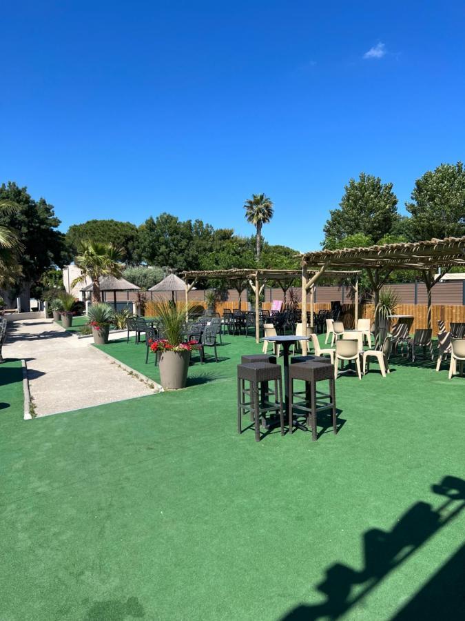 Mobilhome Vias Plage Dans Camping Extérieur photo