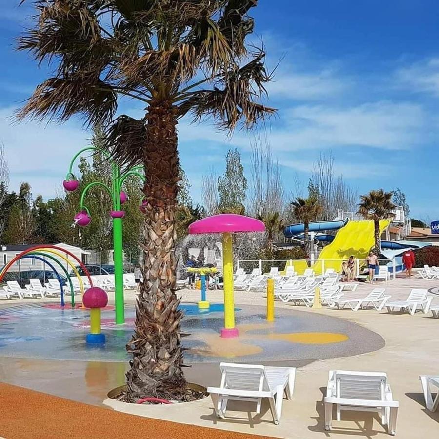 Mobilhome Vias Plage Dans Camping Extérieur photo