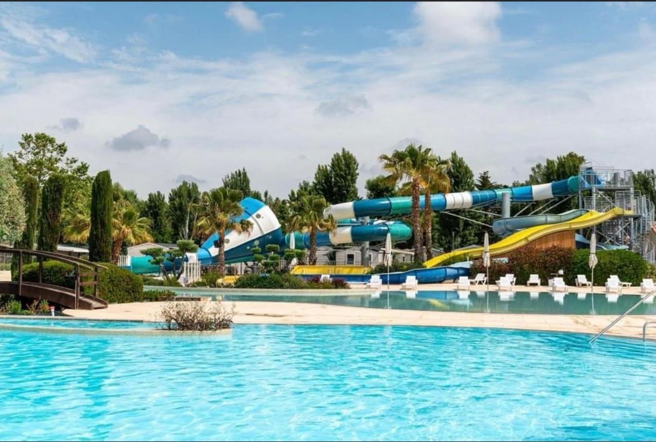 Mobilhome Vias Plage Dans Camping Extérieur photo