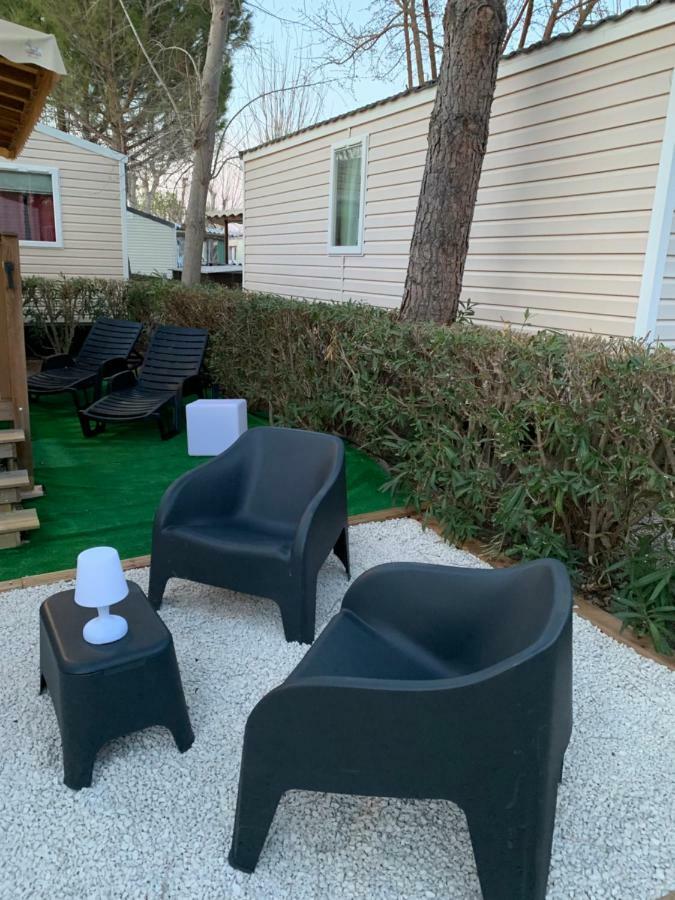 Mobilhome Vias Plage Dans Camping Extérieur photo