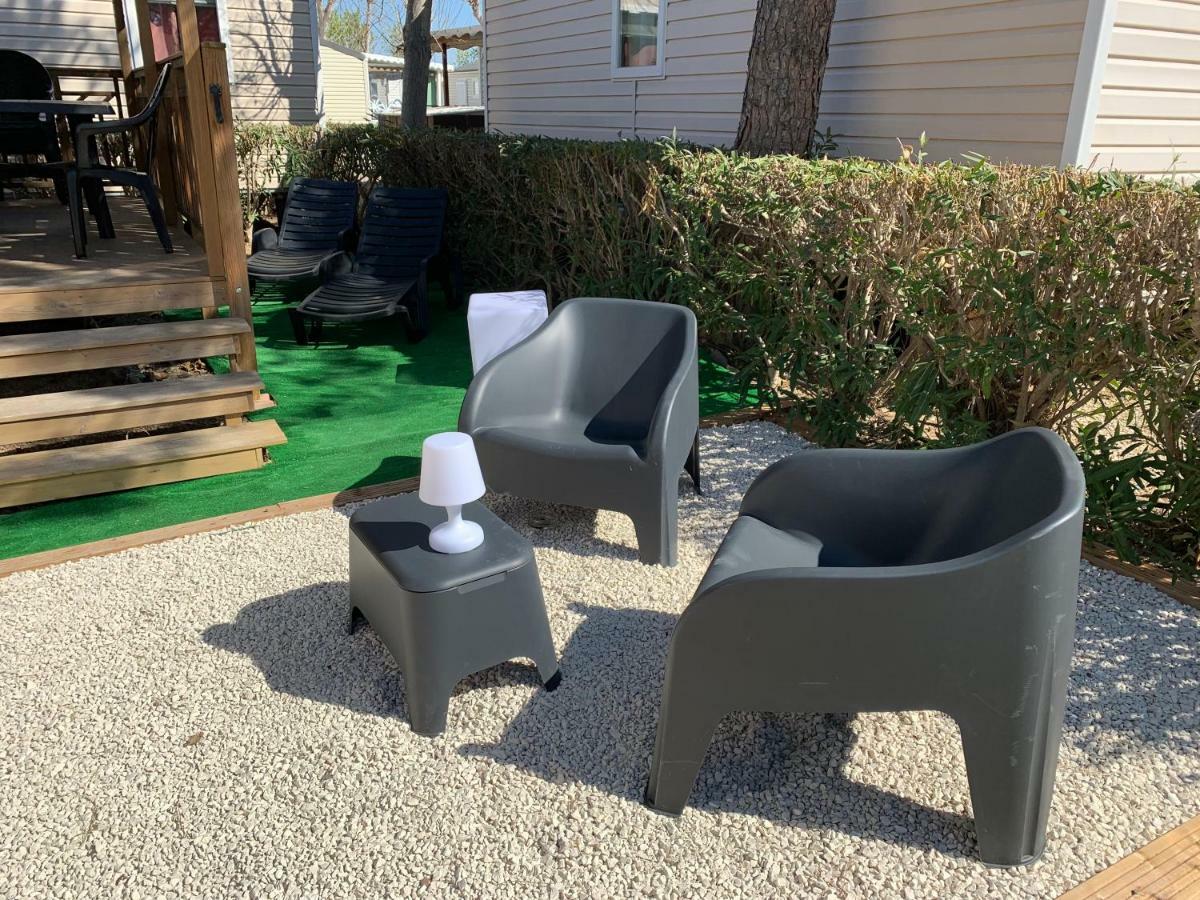 Mobilhome Vias Plage Dans Camping Extérieur photo
