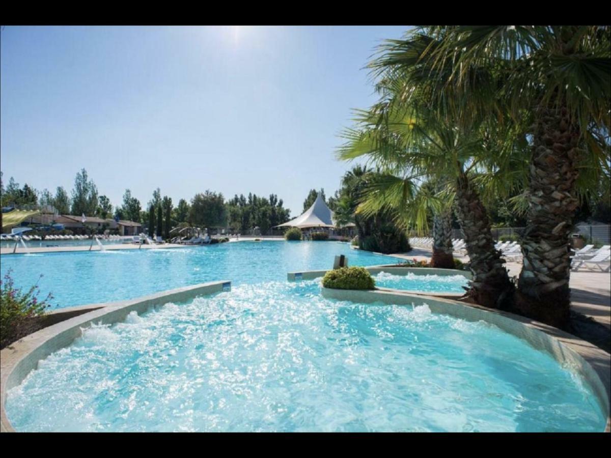 Mobilhome Vias Plage Dans Camping Extérieur photo